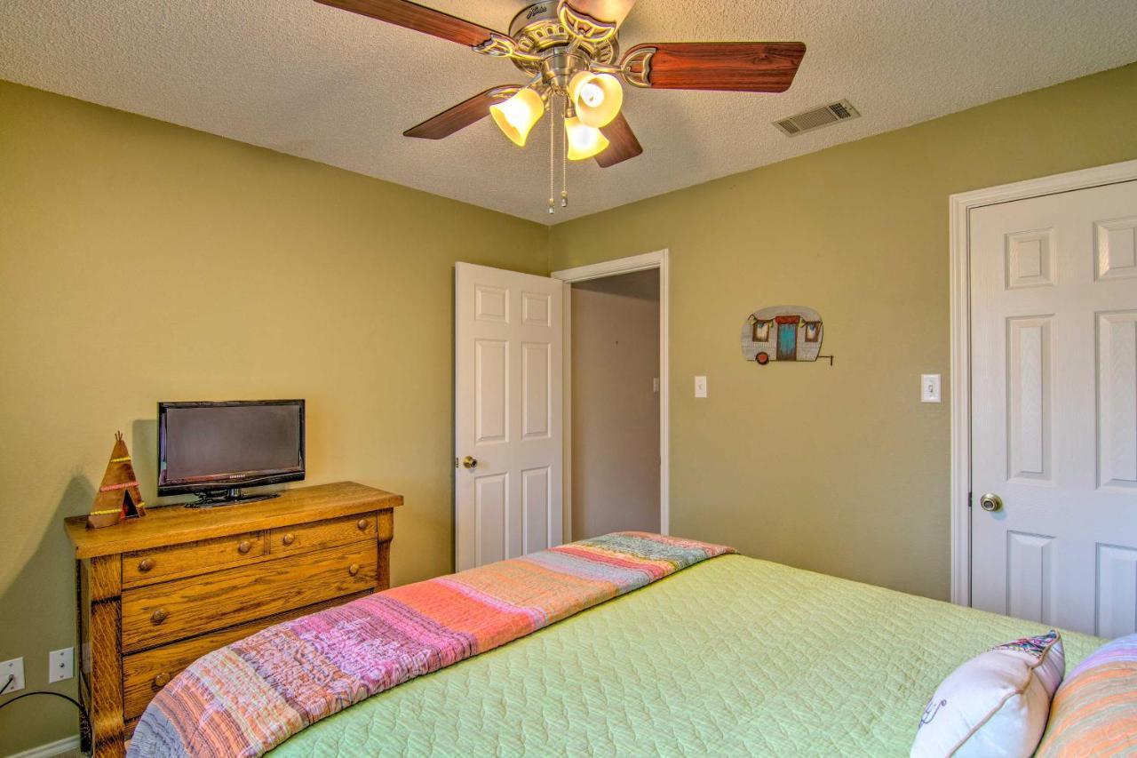 Lubbock Home With Deck And Yard - 8 Miles To Ttu! Buitenkant foto